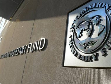 Deutsche Welle: Το ελληνικό χρέος δεν είναι βιώσιμο για το ΔΝΤ